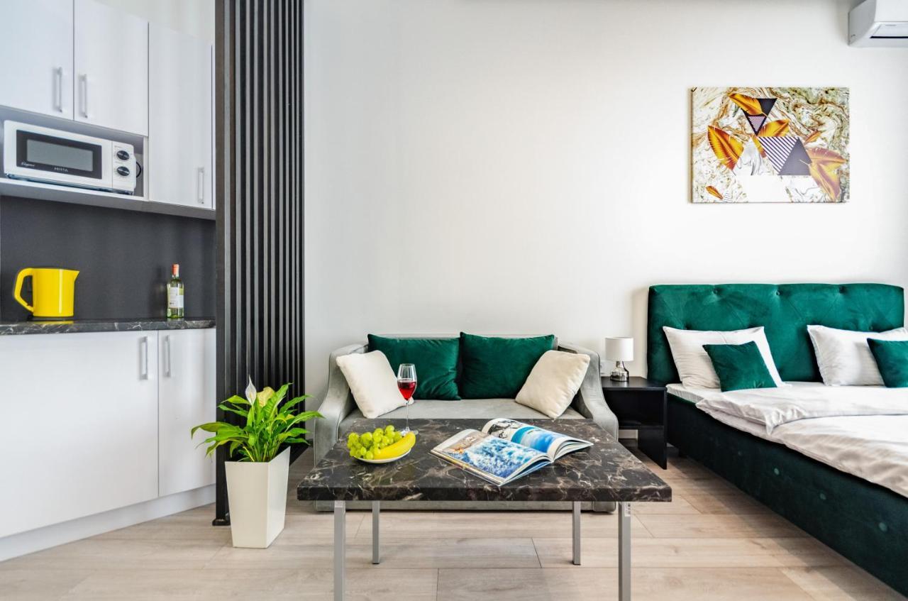 Apartment Smart App Near Railway Station Kvartet 3c *